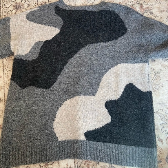 Mystree Gray and Black Patterned Crewneck Sweater - Picture 8 of 9